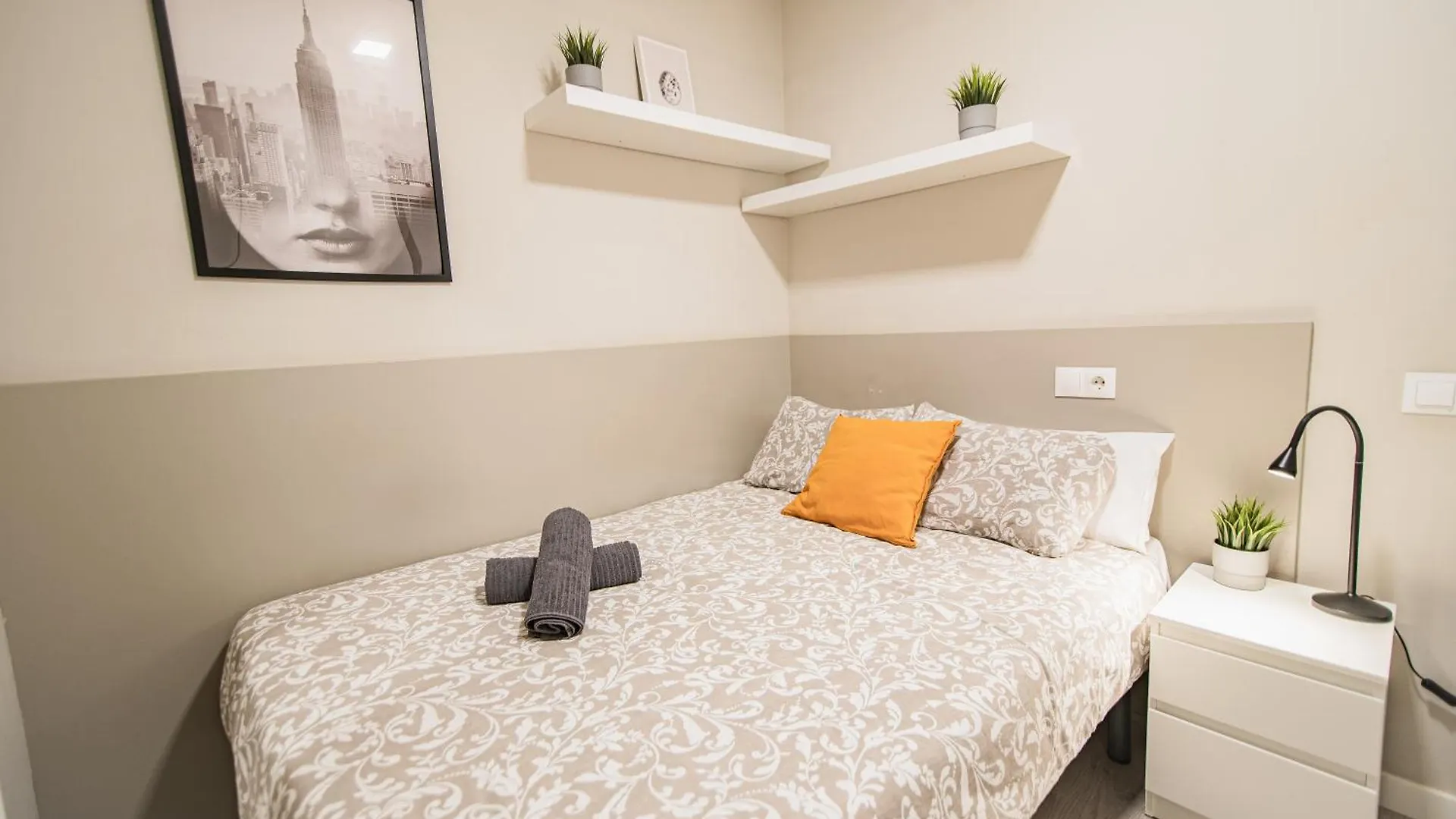 Poeta Apartment Barcelona 0*,  Spain